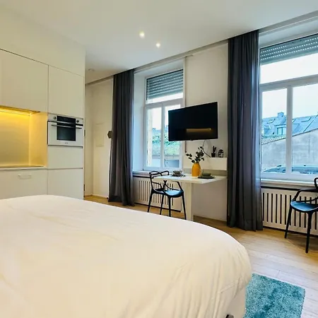 Fischer A La Petrusse 002 דירה *